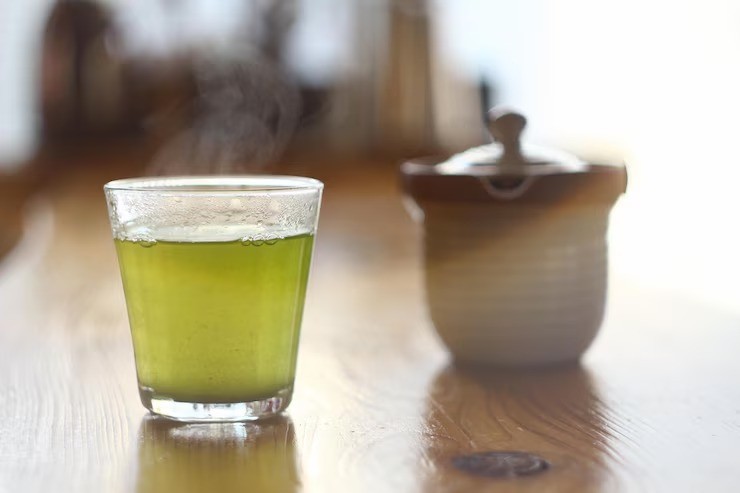 minuman pengencer lemak, minuman pembakar lemak alami, minuman diet ibu menyusui, teh hijau untuk diet, lemon dan jahe untuk perut buncit, resep minuman sehat, tips mengecilkan perut ibu muda, jus untuk detoks tubuh